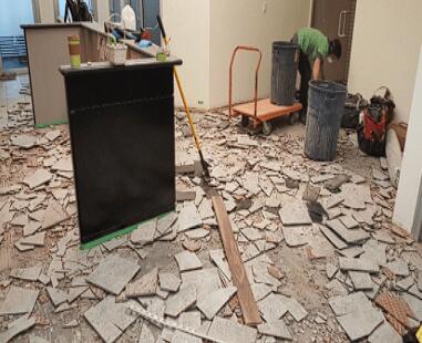 tile removal 6 https://ineedflooring.ca/wp-content/uploads/2023/01/tile-removal-6.jpg