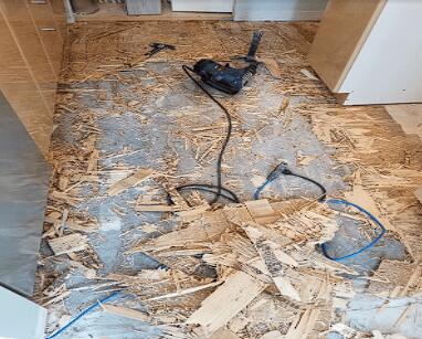 tile removal 9 https://ineedflooring.ca/wp-content/uploads/2023/01/tile-removal-9.jpg