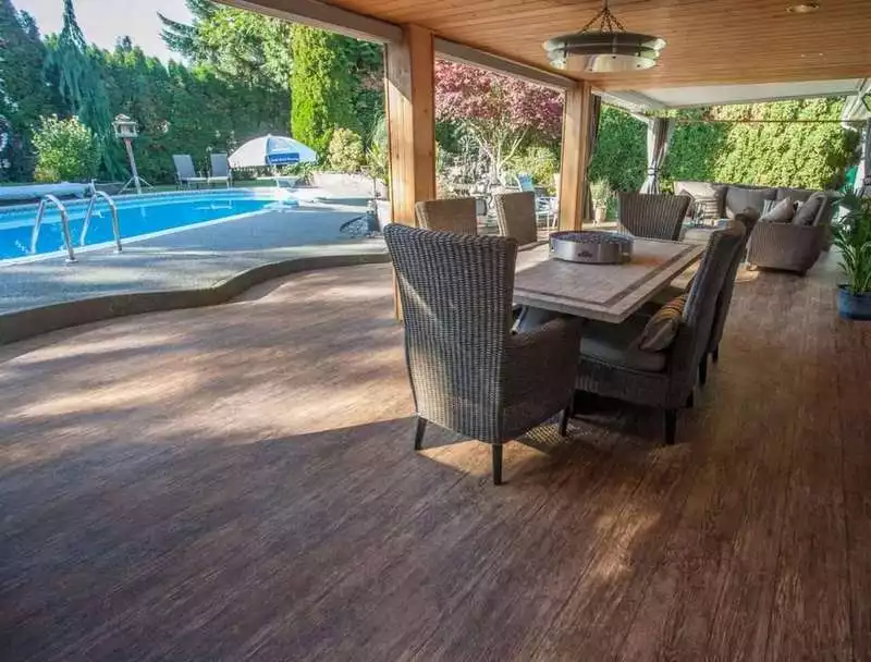 Vinyl Flooring Outdoors